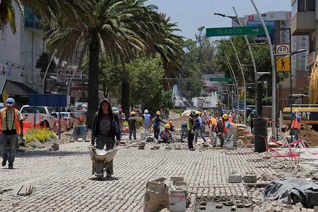 Con el gobierno de Barbosa cayó la construcción en Puebla