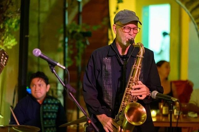 Muere el saxofonista Paul Cohen, esposo de Lila Downs