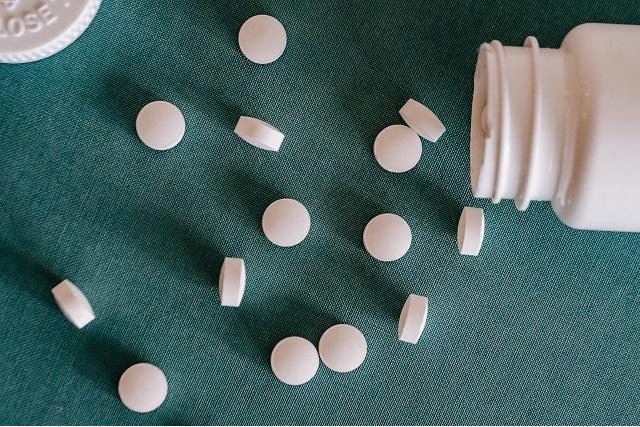FDA de EU autoriza venta de píldoras abortivas en farmacias