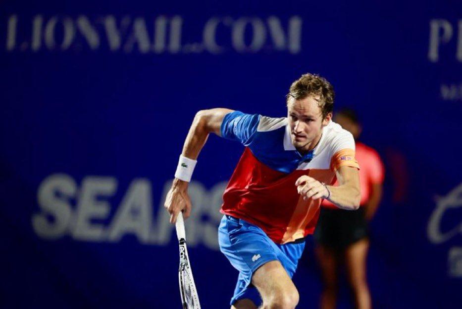 Dilema Medvedev: ‘romper’ con Putin o no jugar en Wimbledon