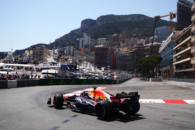Leclerc y Checo Pérez dominan las libres 1 en Mónaco