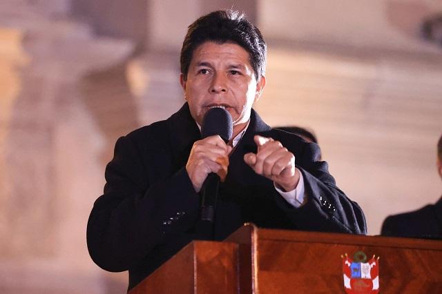 Detienen a Pedro Castillo; es destituido como presidente de Perú