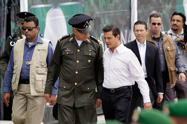 Reconoce EPN al Ejército por combatir al crimen en Puebla