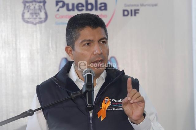 Por subejercicio, rezago en bacheo y seguridad en Puebla: edil 