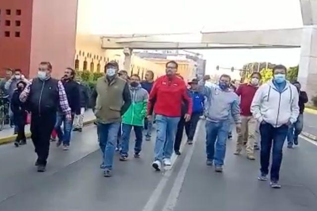 Protesta en Puebla hoy: transportistas van contra verificación vehicular (video)