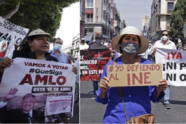 En el corazón de Puebla, marchas pro y anti AMLO