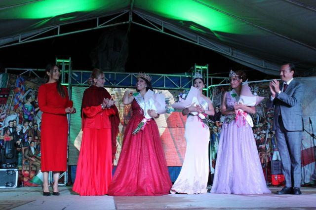 Coronan a la reina de las Fiestas Patrias en Tecamachalco