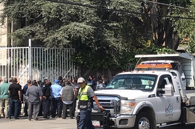 Defienden vecinos de Bellavista rejas de seguridad en calles
