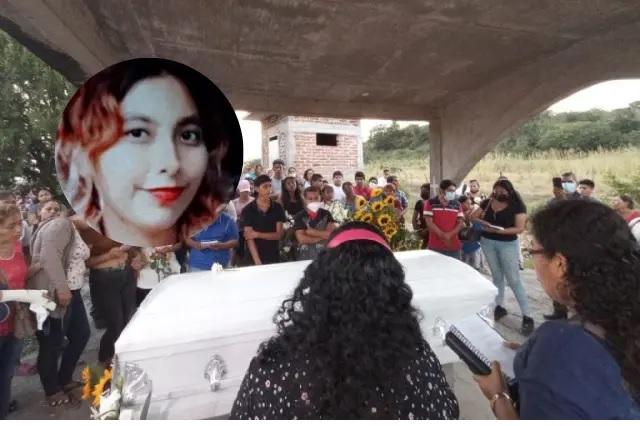 Al grito de ¡Justicia! despiden a Rosa Isela, joven asesinada en Veracruz