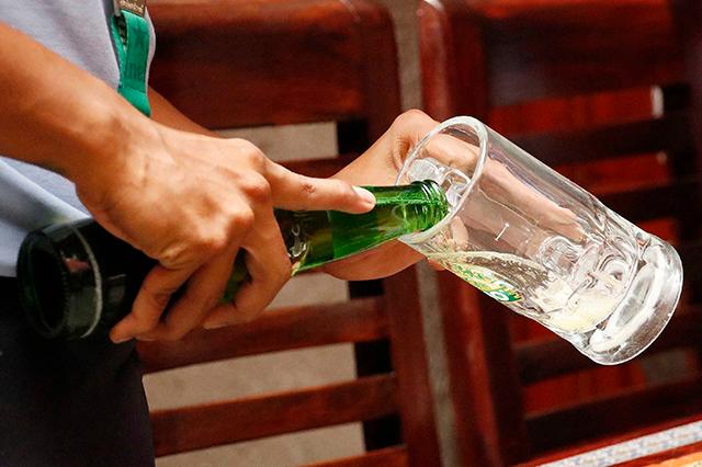 Salones en Puebla pueden vender alcohol solo con permiso