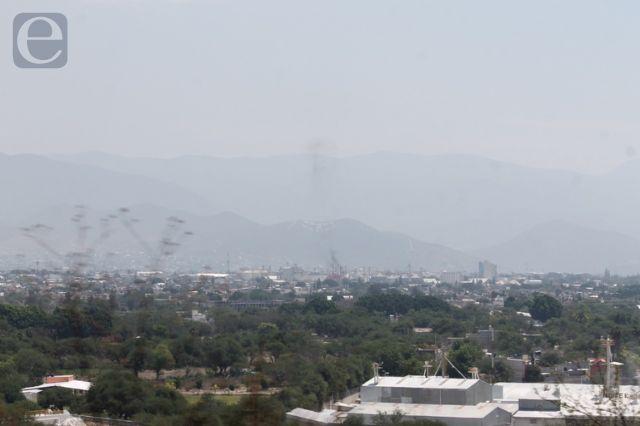 No emiten alerta sanitaria tras incendio en basurero de Tehuacán