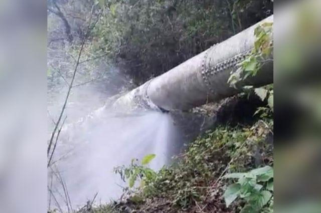 Se fractura tubería de agua potable en Metepec, Atlixco