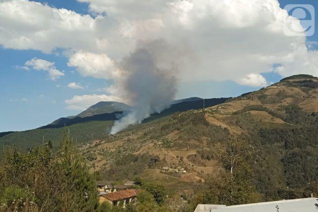 Se registra incendio en Coyomepan, pobladores logran controlarlo