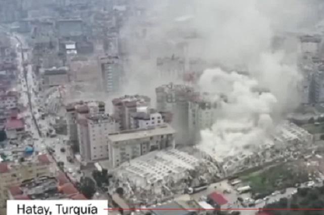 Terremoto Turquía: Rescatan a joven que pasó 56 horas bajo escombros
