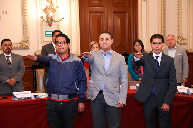 Rinde protesta Comité ciudadano para la transparencia, en Puebla