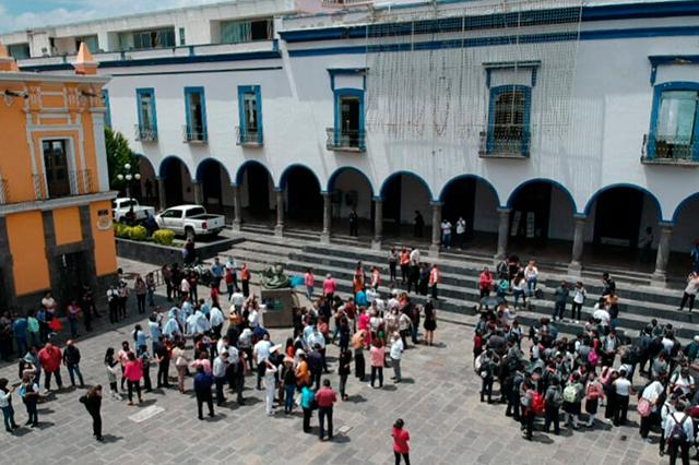 Trabajadores de Secretaría de Salud Puebla arman protesta, exigen base