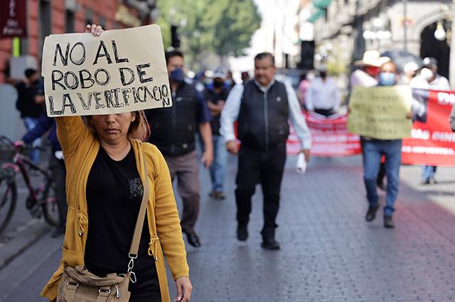 Verificación en Puebla: van los inconformes por quinta marcha