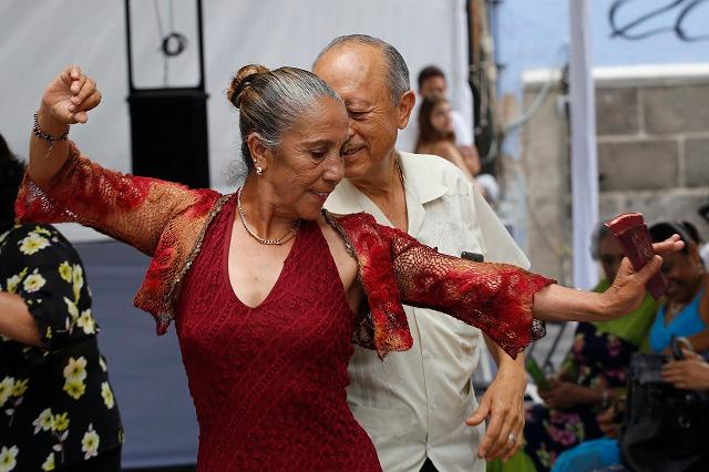 Danzón y Arte terapia gratis en Puebla para adultos mayores