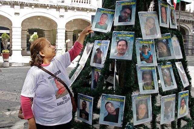 Con Árbol de la Esperanza en Zócalo visibilizan desapariciones en Puebla