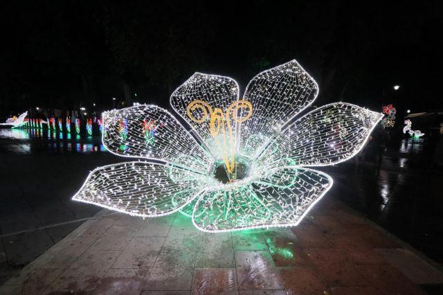 Zócalo de Cholula: colocan cerca de 200 adornos iluminados por primavera
